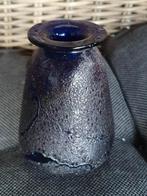 Blauw glazen vaasje, Antiek en Kunst, Antiek | Vazen, Ophalen of Verzenden
