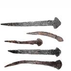 Handgesmede ijzeren nagels en ijzeren spijkers b084, Antiek en Kunst, Ophalen of Verzenden