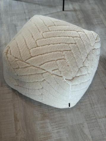 Poef Junt van het merk Livit, als nieuw! beschikbaar voor biedingen