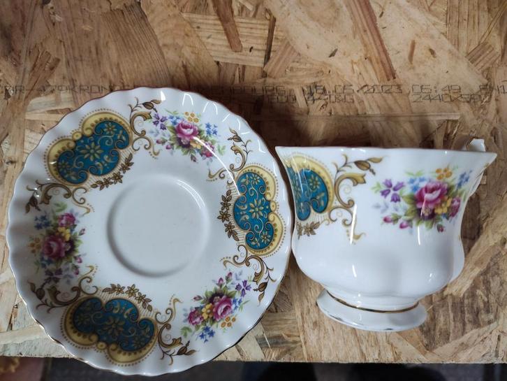 Kop en schotel Royal Albert Berkeley. WD-18., Antiek en Kunst, Antiek | Servies los, Ophalen of Verzenden