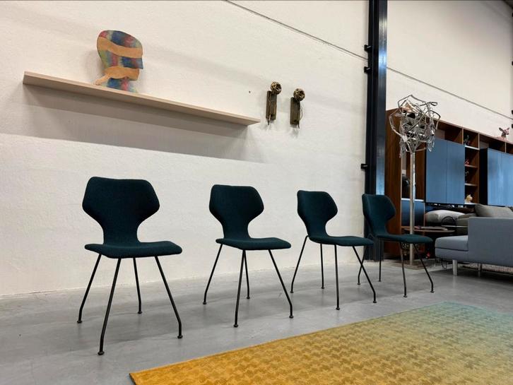 4 Showmodel Design on Stock Cavalletta Stoelen Kaya stof, Huis en Inrichting, Stoelen, Nieuw, Vier, Stof, Overige kleuren, Ophalen of Verzenden