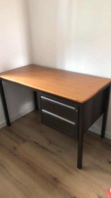 Bureau beschikbaar voor biedingen