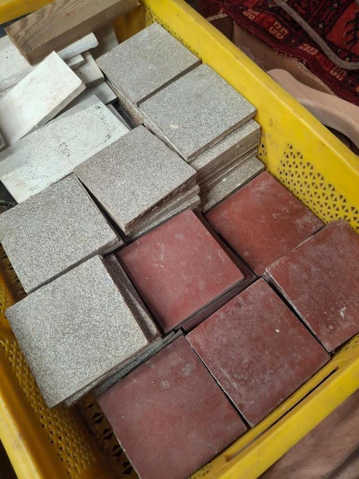 antieke tegeltjes ca 1910 grijs 44 x zie fotos/omschrijving, Doe-het-zelf en Verbouw, Tegels, Gebruikt, Wandtegels, Overige materialen