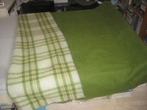 Zeer grote vintage wollen deken groen wit geblokt 240-197cm, Groen, Deken of Dekbed, Ophalen of Verzenden, Zo goed als nieuw