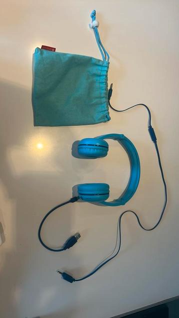 Blauwe Bluetooth kinder koptelefoon. Ook met aux kabel beschikbaar voor biedingen