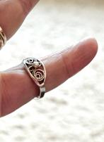 Zilveren ring/ ringetje met filigrain, kleine maat als nieuw, Ophalen of Verzenden, Dame, Zilver, Zilver