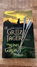 John Flanagan - De ruïnes van Gorlan, Ophalen of Verzenden, Gelezen, John Flanagan