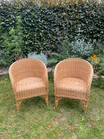 Rieten stoelen beschikbaar voor biedingen