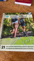 Wandelatlas 21 nationale parken in Nederland, Ophalen of Verzenden, Zo goed als nieuw, Overige typen