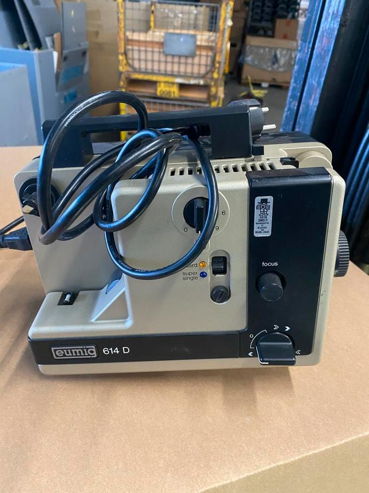 Eumig 614D Projector - Vintage Filmprojector, Audio, Tv en Foto, Filmrollen, Ophalen of Verzenden