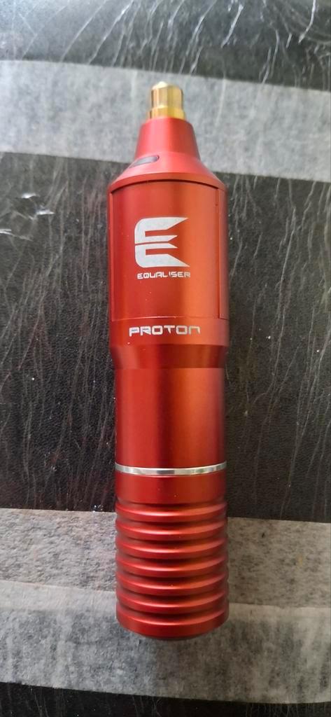 Kwadrom proton tattoo pen machine, Hobby en Vrije tijd, Overige Hobby en Vrije tijd, Zo goed als nieuw, Ophalen of Verzenden