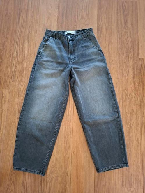 Bershka grijze skater spijkerbroek maat 36, Kleding | Dames, Spijkerbroeken en Jeans, Zo goed als nieuw, W28 - W29 (confectie 36)
