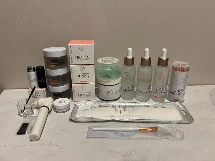 Pe cosmetics Henna, Sieraden, Tassen en Uiterlijk, Uiterlijk | Cosmetica en Make-up, Zo goed als nieuw, Ogen, Bruin, Ophalen of Verzenden