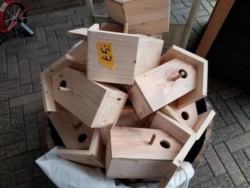 Nestkasje vogelhuisjes voederkasjes  beschikbaar voor biedingen
