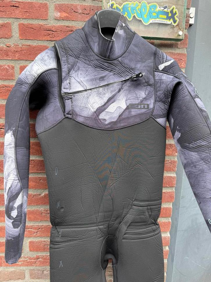 ION ONYX AMP FZ 5/4MM FULL WETSUIT, Watersport en Boten, Watersportkleding, Zo goed als nieuw, Wetsuit, Heer, Ophalen of Verzenden