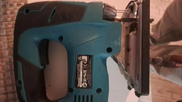  Te Koop: Accu Decoupeerzaag Makita DJV182 met Accu – TOPS beschikbaar voor biedingen