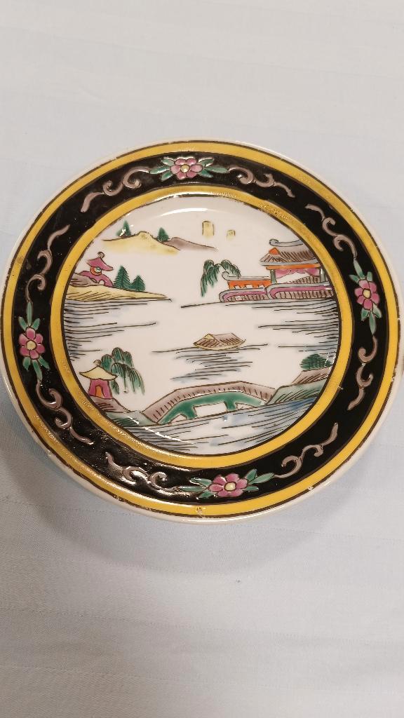 Oosters wandbord met handgeschilderd landschap – 18 cm, Antiek en Kunst, Antiek | Wandborden en Tegels, Ophalen of Verzenden