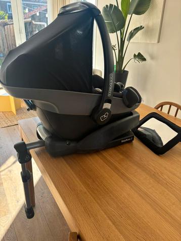 Maxi cosi pebble met cabriofix/easybase 2 beschikbaar voor biedingen