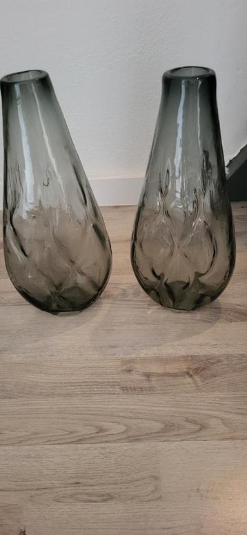 Grote Glazen Vazen - Set van 2 beschikbaar voor biedingen