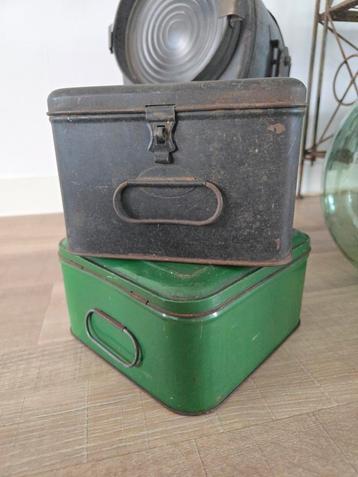 2x antieke (Primus Brander) blikken 1x groen & 1x zwart €20 beschikbaar voor biedingen
