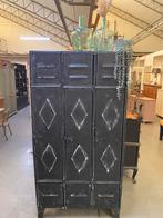 Vintage industriele lockerkast, Ophalen, Studio Larilo, Studiolarilo@gmail.com, Sportstraat 6 Kerkrade