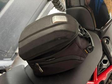 Tankring en tanktas MV agusta snelsluiting BF02 beschikbaar voor biedingen