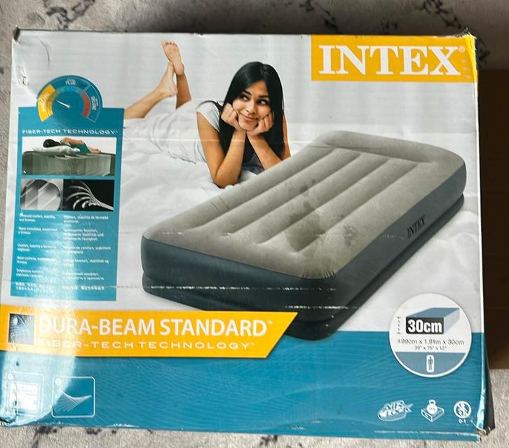 For Sale: Intex Dura-Beam Standard Air Mattress, Caravans en Kamperen, Luchtbedden, Zo goed als nieuw, Ophalen of Verzenden