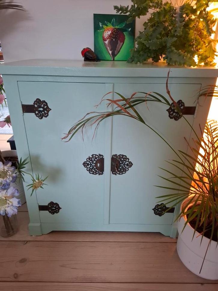 Brocante Kastje met deuren, Huis en Inrichting, Kasten | Dressoirs, Gebruikt, 50 tot 100 cm, 25 tot 50 cm, Met deur(en), Met plank(en)