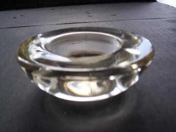 KANDELAAR glas Ikea? rond (wxh:) 7,6 x 2,4 cm. Kaarsenhouder beschikbaar voor biedingen