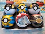 Pokémon bal (metaal) met 100 kaarten, Ophalen of Verzenden, Zo goed als nieuw, Meerdere kaarten, Foil
