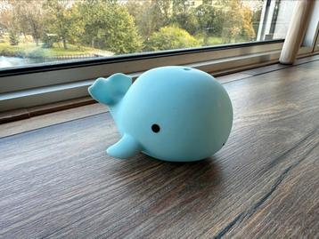 Whale night light beschikbaar voor biedingen