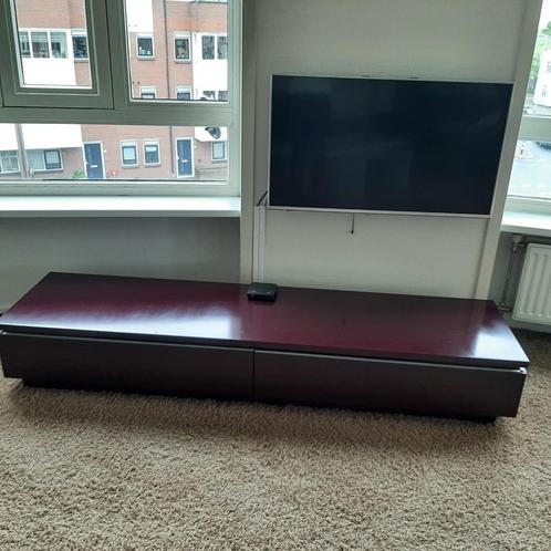 Modern laag dressoir/ TV meubel Aubergine kleurig, Huis en Inrichting, Kasten | Televisiemeubels, Gebruikt, Minder dan 100 cm