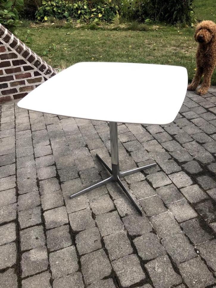 ARPER design tafel, Huis en Inrichting, Tafels | Eettafels, Gebruikt, 50 tot 100 cm, 50 tot 100 cm, Vierkant, Ophalen