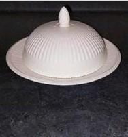 Wedgwood Edme Round Butterdish., Huis en Inrichting, Keuken | Servies, Zo goed als nieuw, Overige typen, Wedgwood, Keramiek, Ophalen of Verzenden