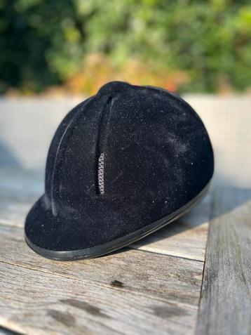 Paardrijcap kind beschikbaar voor biedingen