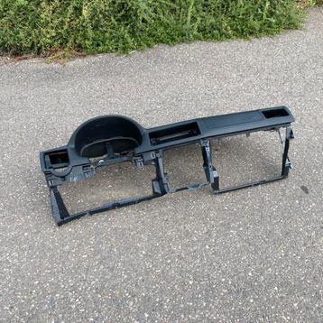 Volkswagen Golf 4 Dashboard van leer beschikbaar voor biedingen