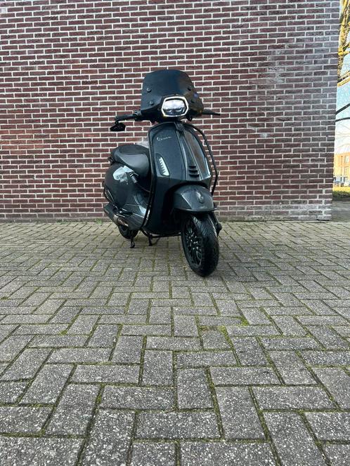 Vespa Sprint 2023 Full option, Fietsen en Brommers, Scooters | Vespa, Zo goed als nieuw, Ophalen