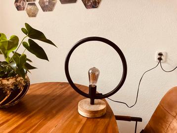 tafellamp beschikbaar voor biedingen