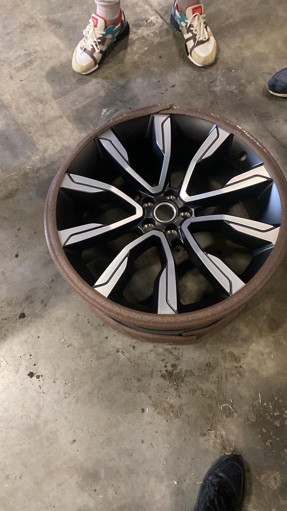 Banden velgen 22inch, Auto diversen, Wieldoppen, Zo goed als nieuw, Ophalen of Verzenden