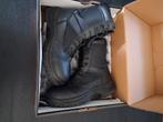 Magnum handhaving schoenen mt 39, Ophalen of Verzenden, Zo goed als nieuw, Zwart, Sneakers of Gympen