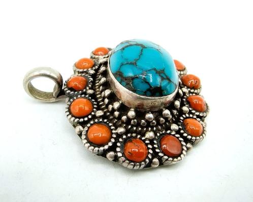 Zilveren Navajo hanger met koraal en turkoois, 925, Sieraden, Tassen en Uiterlijk, Kettinghangers, Gebruikt, Zilver, Zilver, Overige voorstellingen