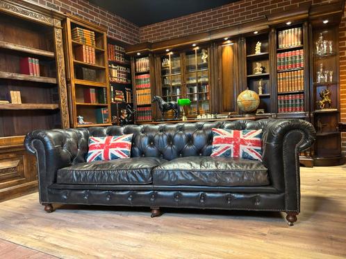 Orginele chesterfield in vintage leer zwart, Huis en Inrichting, Banken | Bankstellen, Zo goed als nieuw, Driepersoons, 200 tot 250 cm