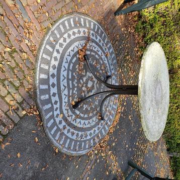 Oud goed gebruikt tafeltje tuintafel demontabel inklapbaar beschikbaar voor biedingen