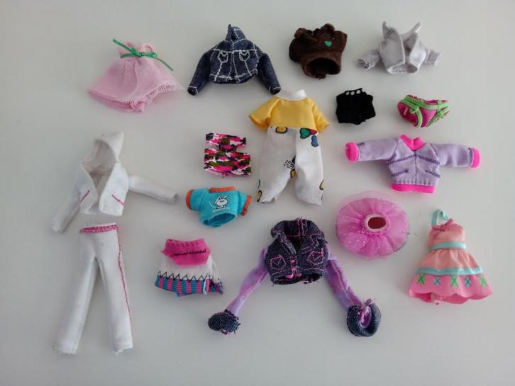 Piepkleine Poppenkleertjes, Verzamelen, Poppen, Gebruikt, Kleertjes, Ophalen of Verzenden