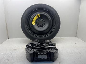 Krikset + reservewiel van een Ford C-Max beschikbaar voor biedingen