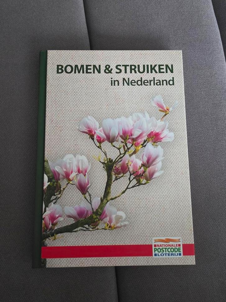 Bomen & Struiken in Nederland - Allen Coombes, Boeken, Natuur, Nieuw, Bloemen, Planten en Bomen, Ophalen of Verzenden