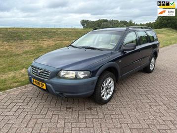Volvo XC70 2.5i T Momentum Leer Automaat Cruise Climate Cont beschikbaar voor biedingen