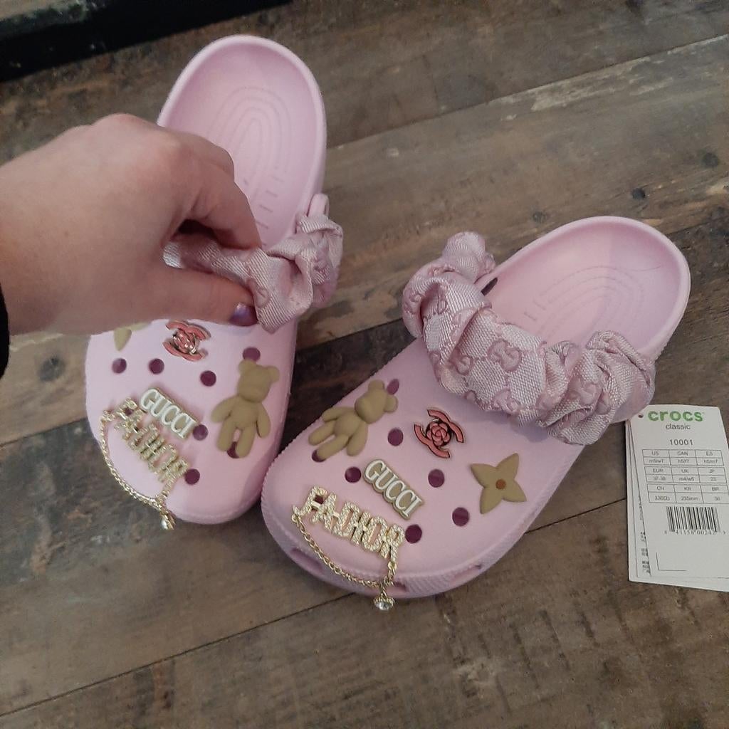 Te koop echte crocs met bedeltjes maat 37/38 nieuw, Ophalen of Verzenden, Nieuw