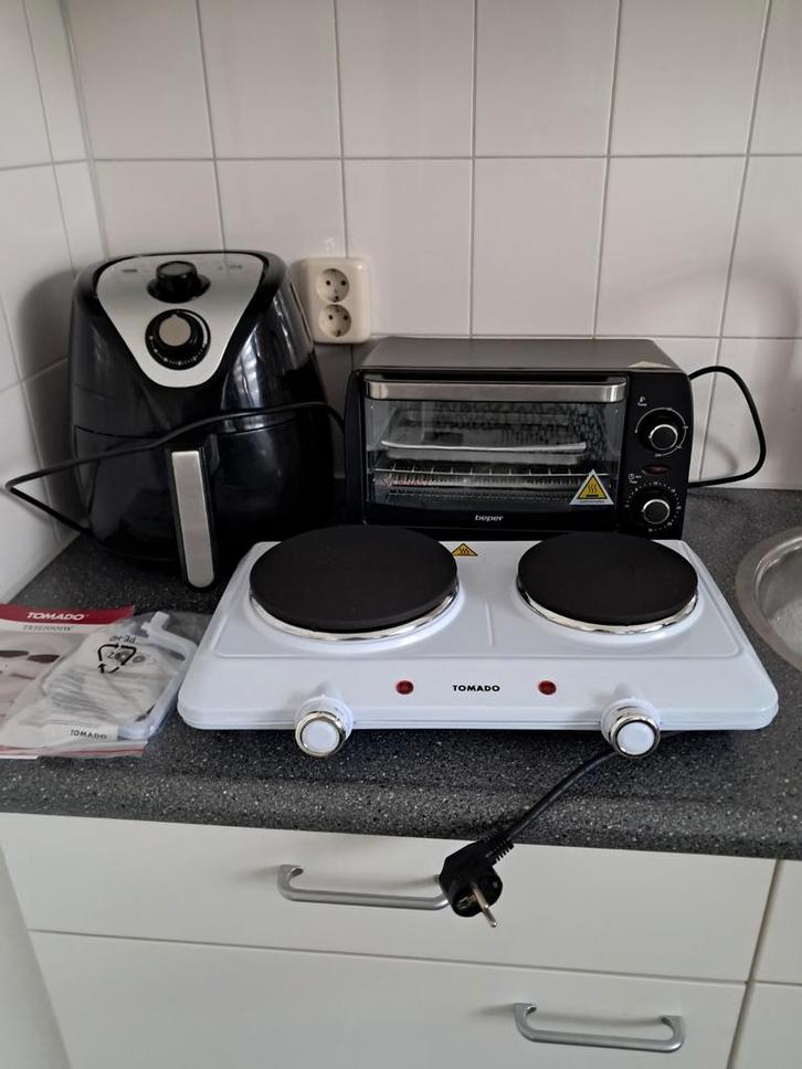 Tomado Kookplaat - Elektrisch - 2 Kookzones, Witgoed en Apparatuur, Fornuizen, Gebruikt, Vrijstaand, Elektrisch, 3 kookzones of minder