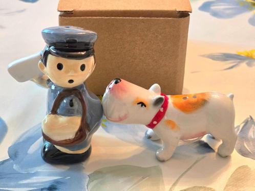 Porcelain Peper en Zoutstel Postman and a Dog, Huis en Inrichting, Keuken | Keukenbenodigdheden, Ophalen of Verzenden